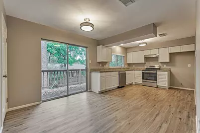 2051 Oak Shores Drive, Kingwood, TX 77339 - Photo 14