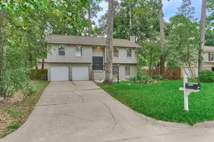 2051 Oak Shores Dr, Kingwood, TX 77339 - Photo 2