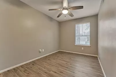 2051 Oak Shores Drive, Kingwood, TX 77339 - Photo 20