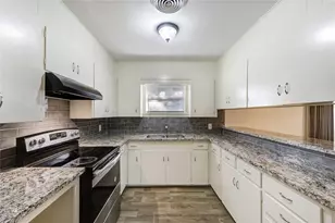 114 Wood St, Navasota, TX 77868 - Photo 8