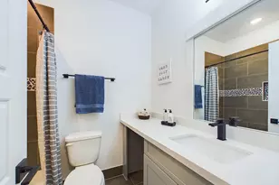 8319 Springwood Cyn Ln, Houston, TX 77055 - Photo 18