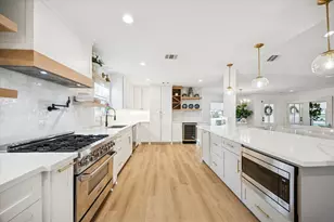 10739 Longmont Dr, Houston, TX 77042 - Photo 14