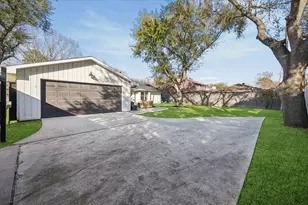 10739 Longmont Dr, Houston, TX 77042 - Photo 30