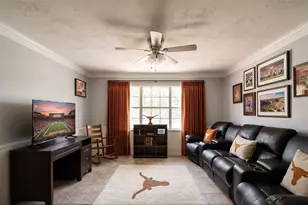 202 Rose Marie Blvd, Hearne, TX 77859 - Photo 4