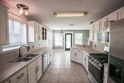 3005 Wood Hollow Drive, League City, TX 77573 - Photo 6