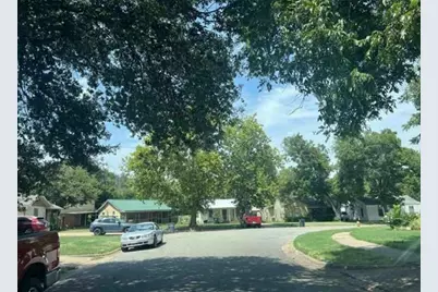 530 W Inwood Drive, Wichita Falls, TX 76301 - Photo 4