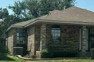 530 W Inwood Dr, Wichita Falls, TX 76301 - Photo 2