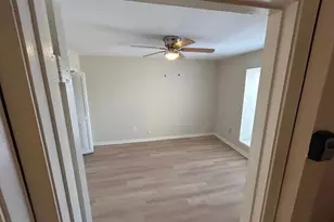 8427 Hearth Dr, Houston, TX 77054 - Photo 10