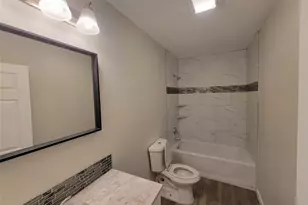 715 11th St, Dickinson, TX 77539 - Photo 8