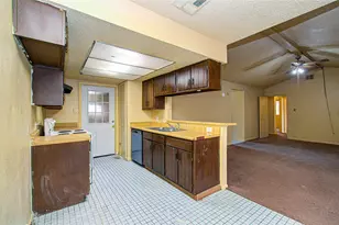 12210 Woodcliff Dr, Houston, TX 77013 - Photo 14