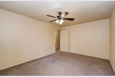 12210 Woodcliff Drive, Houston, TX 77013 - Photo 20