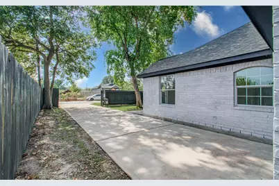 1909 Melbourne Street, Houston, TX 77026 - Photo 34