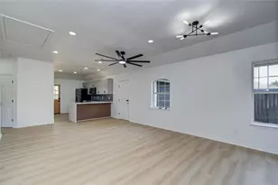 1909 Melbourne St, Houston, TX 77026 - Photo 8