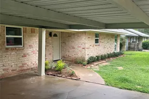 1303 S Franklin Ave, Cleveland, TX 77327 - Photo 2