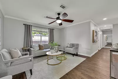 115 S 8th Street, Alvin, TX 77511 - Photo 2