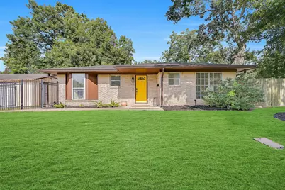 115 S 8th Street, Alvin, TX 77511 - Photo 1