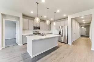 3205 21st St N, Texas City, TX 77590 - Photo 6