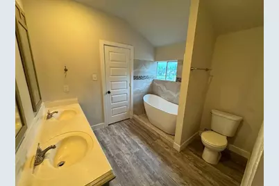 8105 Parker Road, Houston, TX 77078 - Photo 10