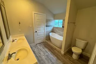 8105 Parker Rd, Houston, TX 77078 - Photo 10