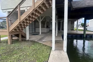 1702 E Castaway St, Tiki Island, TX 77554 - Photo 20