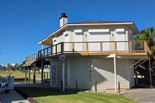 1702 E Castaway St, Tiki Island, TX 77554 - Photo 2