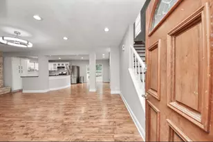 2015 E Lacey Oak Cir, The Woodlands, TX 77380 - Photo 4