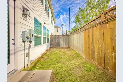 1602 Westside Gardens Lane, Houston, TX 77055 - Photo 26