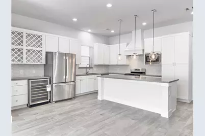 1602 Westside Gardens Lane, Houston, TX 77055 - Photo 1