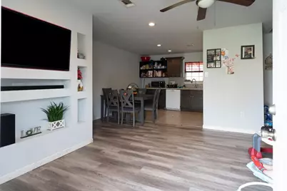 5938 Southlark Street, Houston, TX 77033 - Photo 8