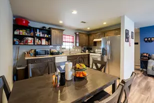 5938 Southlark St, Houston, TX 77033 - Photo 10