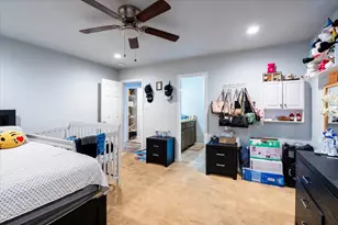 5938 Southlark St, Houston, TX 77033 - Photo 18