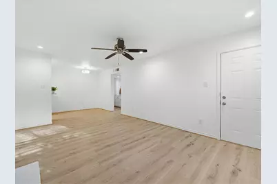 2120 Wilcrest Drive #122, Houston, TX 77042 - Photo 6