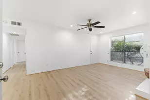 2120 Wilcrest Dr, Houston, TX 77042 - Photo 4