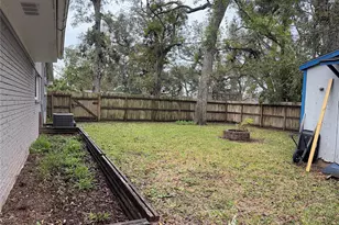 211 Van Winkle St, Lake Jackson, TX 77566 - Photo 12