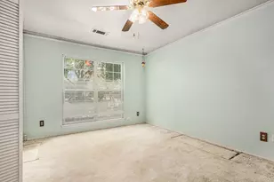 8019 Sharpview Dr, Houston, TX 77036 - Photo 18