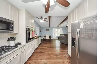1405 Avenue G, Danbury, TX 77534 - Photo 22