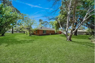 1405 Avenue G, Danbury, TX 77534 - Photo 8