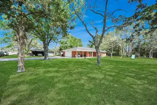 1405 Avenue G, Danbury, TX 77534 - Photo 10