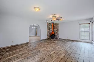 2710 Burke Rd, Pasadena, TX 77502 - Photo 14