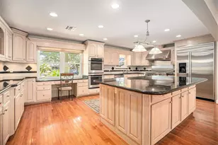 33 Maple Ln, Galveston, TX 77551 - Photo 14