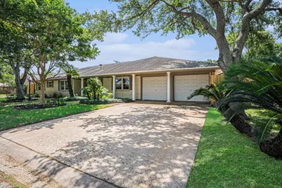 33 Maple Lane, Galveston, TX 77551 - Photo 2