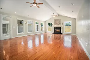 33 Maple Ln, Galveston, TX 77551 - Photo 6