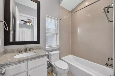 5723 Arabelle Lake, Houston, TX 77007 - Photo 14