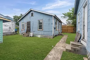 110 E 44th St, Houston, TX 77018 - Photo 14