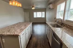 1624 Sealy, Galveston, TX 77550 - Photo 6