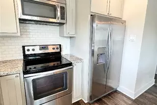 1624 Sealy, Galveston, TX 77550 - Photo 4