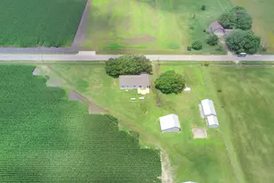 2606 Long Ln, Wallis, TX 77485 - Photo 4