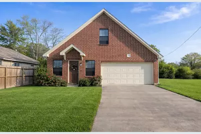 909 E 39th Street, Houston, TX 77022 - Photo 1