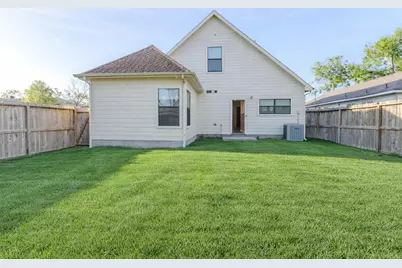 909 E 39th Street, Houston, TX 77022 - Photo 24