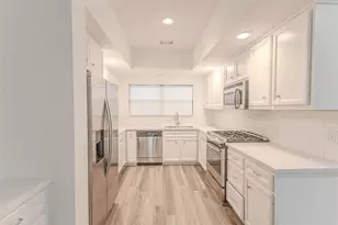 909 E 39th St, Houston, TX 77022 - Photo 6